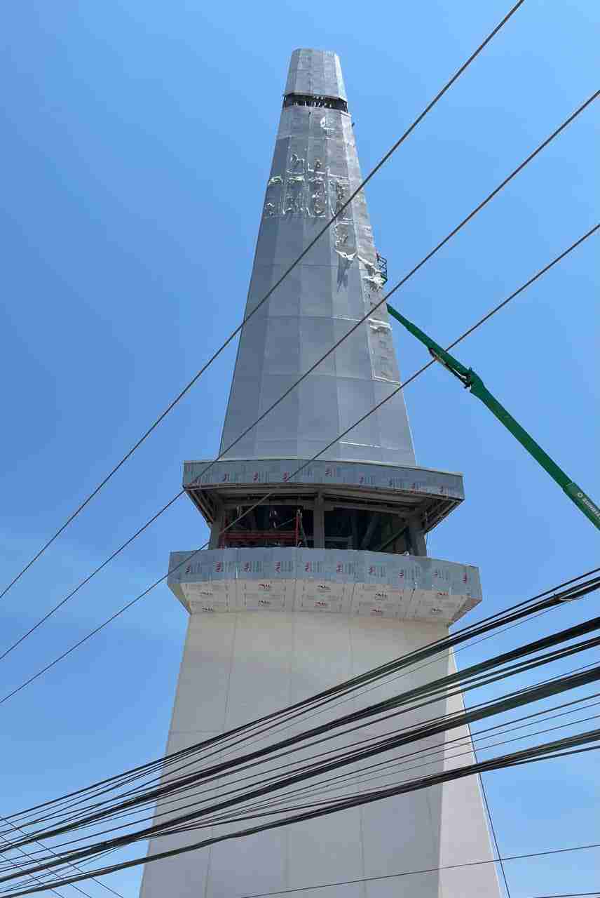 ¿Qué es la torre que está en construcción en 5 de Febrero? 13 5 de Febrero